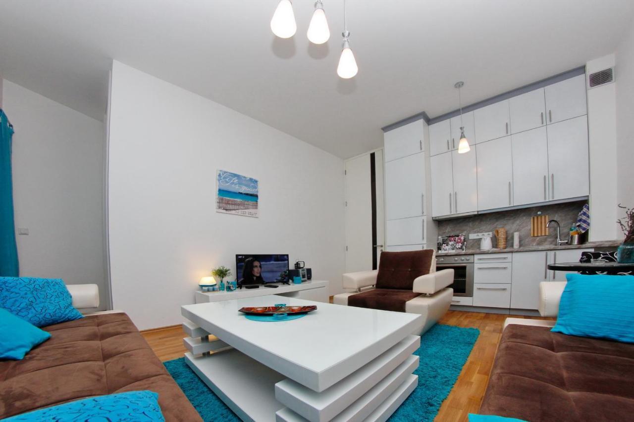 Apartman Centar- Free Parking Apartment Sarajevo Bagian luar foto