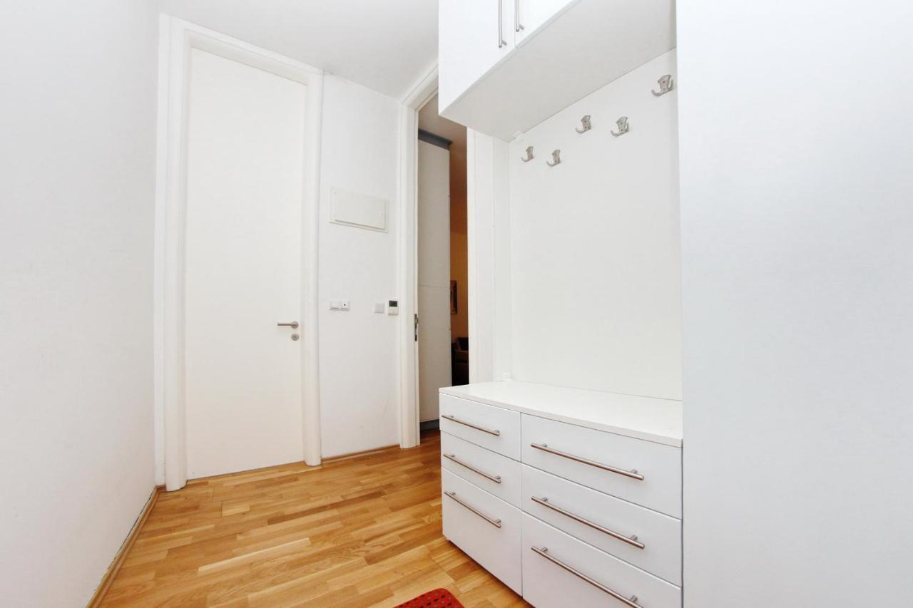 Apartman Centar- Free Parking Apartment Sarajevo Bagian luar foto